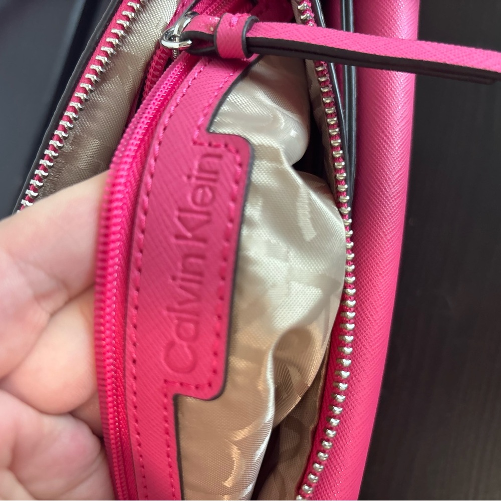 CALVIN KLEIN  Pink and Tan Crossbody Bag with Elegant Design - Picture 9 of 15